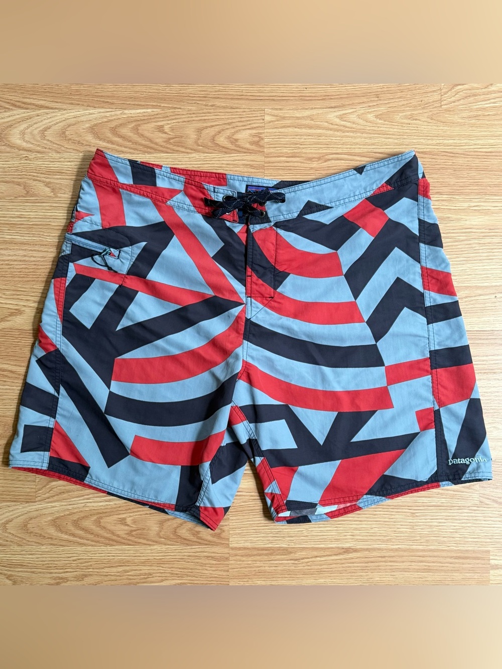 Patagonia Men’s Size 38 Wavefarer Printed Board Shorts